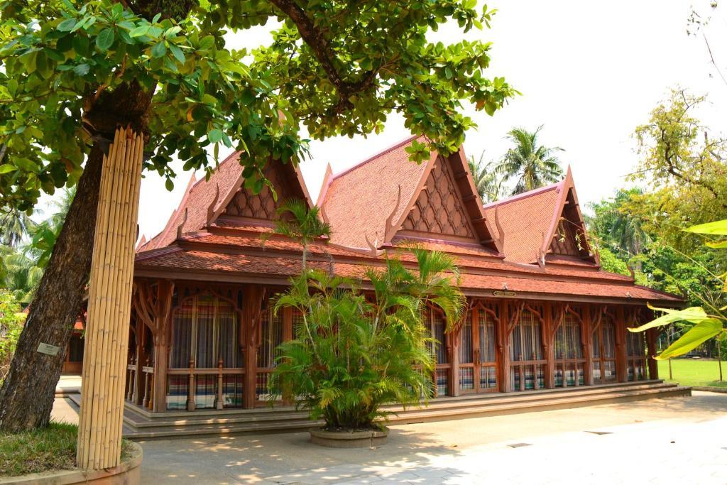 Отель Suan Sampran Накхонпатхом Экстерьер фото